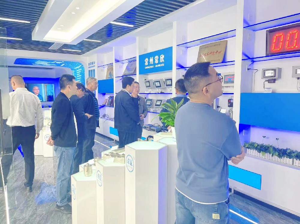 熱烈祝賀中國重型機械工業(yè)協(xié)會橋式起重機專業(yè)委員會九屆八次理 事會暨十屆一次會員大會在江蘇省常州市召開順利召開并圓滿結(jié)束！